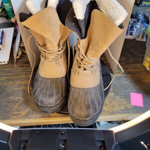 Men’s C9 Winter Lace Up Boots. Size 10 Nice Pair